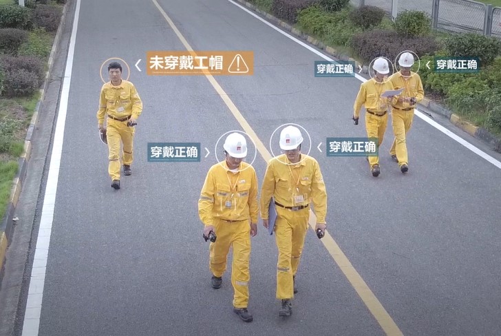 智能摄像机安全帽检测+音箱报警，安全帽监测AI摄像头音响报警(图1)